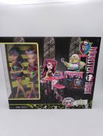 Monster High Creepteria with Cleo de Nile and Howleen Wolf Doll