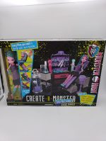 Monster High Create-A-Monster Color-Me-Creepy Design Chamber