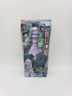 Monster High Haunted Getting Ghostly Twyla Doll