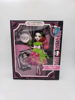 Monster High Scarily Ever After: Draculaura Doll As Snow Bite